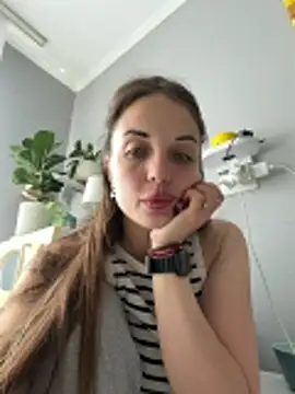 Snapshot of AmiLavs chatting on May 21, 8:32 am AmiLavs online show from May 21, 8:32 am