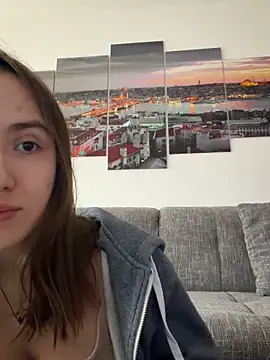 EmilyWi  online show from November 14, 1:43 pm