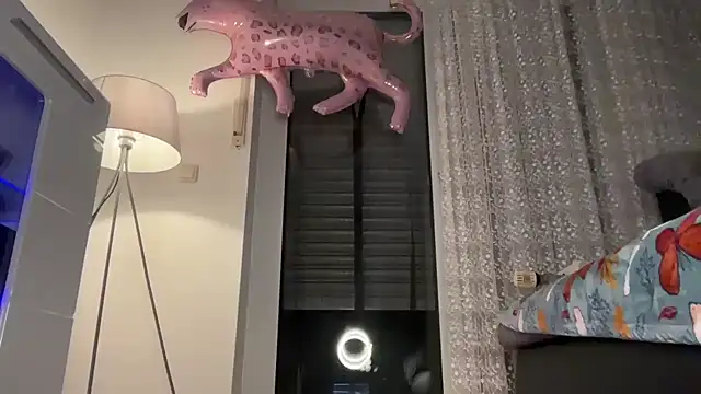 EmilyWi  online show from December 16, 10:15 pm