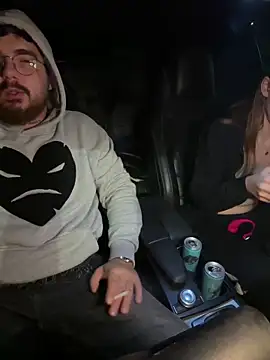 Snapshot of MrAndMrsSavage chatting on December 18, 9:54 pm MrAndMrsSavage online show from December 18, 9:54 pm