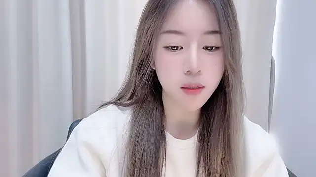 chloe-01 online show from December 3, 4:36 am