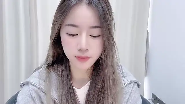 chloe-01 online show from December 5, 4:53 am