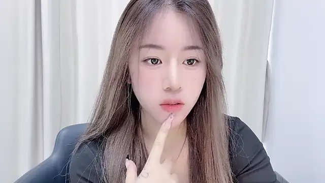 chloe-01 online show from December 8, 4:25 am