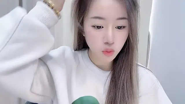 chloe-01 online show from December 15, 4:18 am