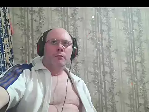 Snapshot of AgnichBan chatting on December 3, 8:18 pm AgnichBan online show from December 3, 8:18 pm