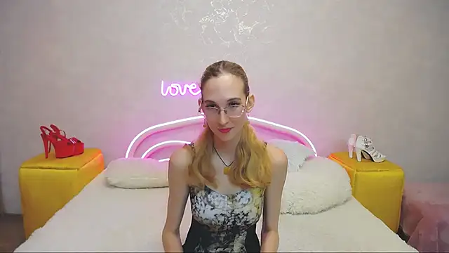 KlaryBrait online show from January 24, 1:36 pm