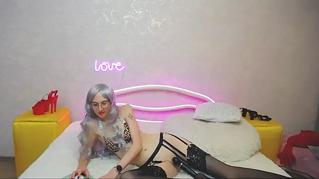 KlaryBrait online show from February 26, 4:03 pm