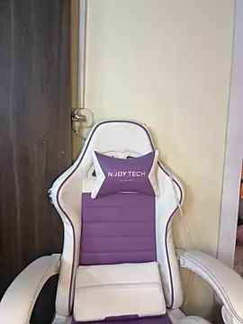 Snapshot of MOMALANA chatting on October 26, 12:05 am MOMALANA online show from October 26, 12:05 am