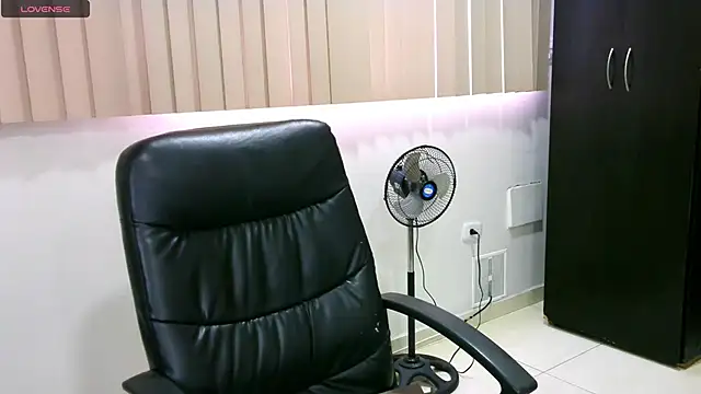 yanna ass smile online show from December 6, 11:44 am
