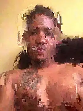 Snapshot of lionheart05 chatting on December 3, 9:44 am lionheart05 online show from December 3, 9:44 am