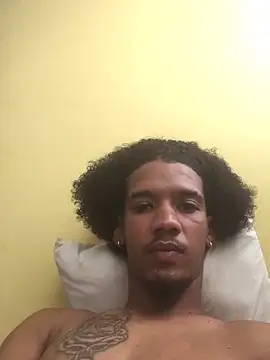 Snapshot of lionheart05 chatting on January 8, 11:10 am lionheart05 online show from January 8, 11:10 am