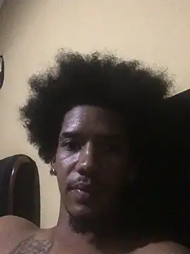 Snapshot of lionheart05 chatting on January 8, 7:34 pm lionheart05 online show from January 8, 7:34 pm