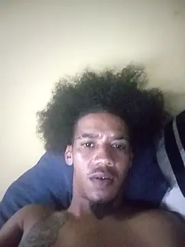 Snapshot of lionheart05 chatting on December 16, 5:07 pm lionheart05 online show from December 16, 5:07 pm