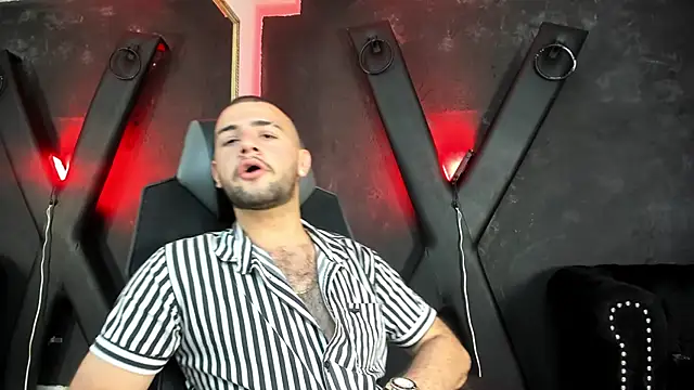 MaximusDick1  online show from September 26, 3:54 am