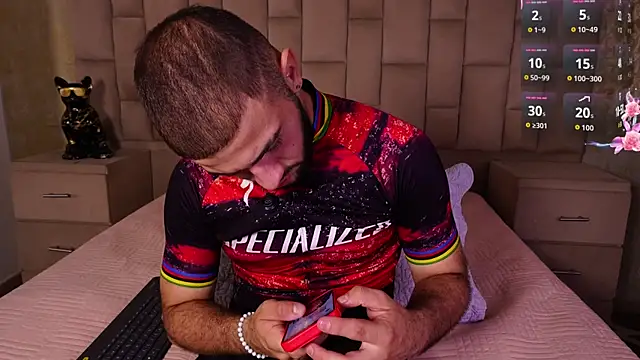 MaximusDick1  online show from December 4, 5:06 am