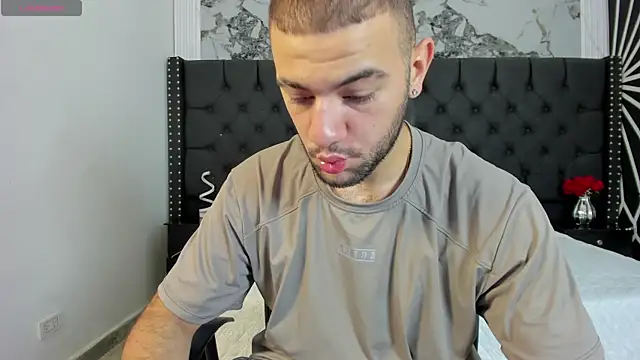 MaximusDick1  online show from May 28, 12:13 pm