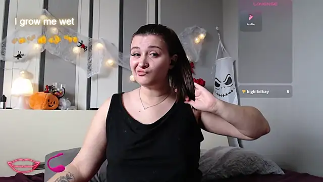 Snapshot of Jadelli chatting on October 15, 7:41 am Jadelli online show from October 15, 7:41 am