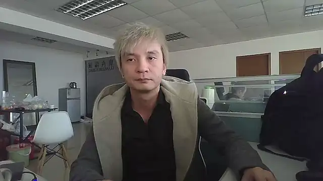 Snapshot of clisssx chatting on December 20, 9:00 am clisssx online show from December 20, 9:00 am