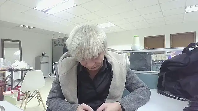 Snapshot of clisssx chatting on December 20, 12:05 pm clisssx online show from December 20, 12:05 pm