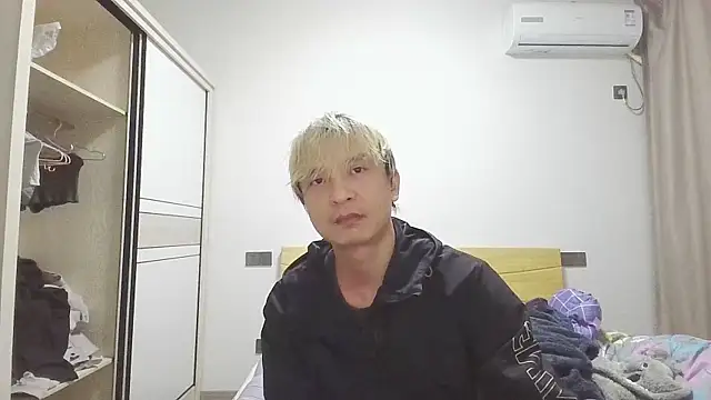 Snapshot of clisssx chatting on March 1, 2:13 pm clisssx online show from March 1, 2:13 pm