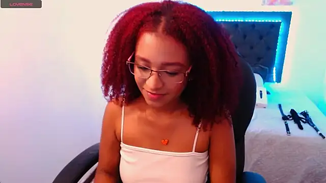 Lorena Vieira  online show from January 13, 4:51 pm