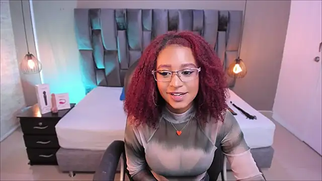 Lorena Vieira  online show from January 23, 7:40 pm