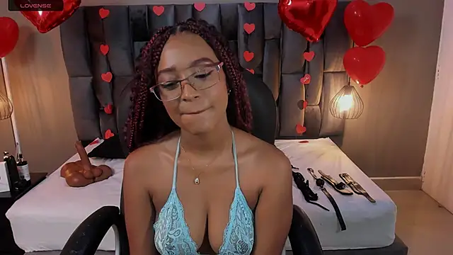 Lorena Vieira  online show from February 12, 8:07 pm