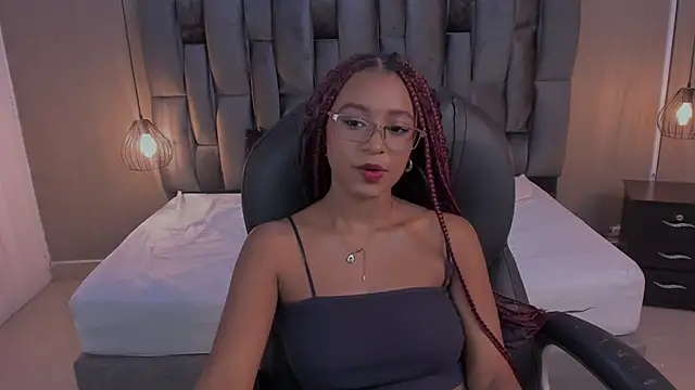 Lorena Vieira  online show from March 2, 8:07 pm