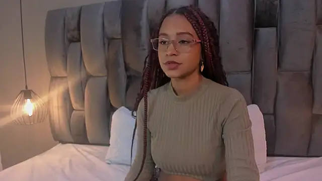 Lorena Vieira  online show from March 7, 6:54 pm