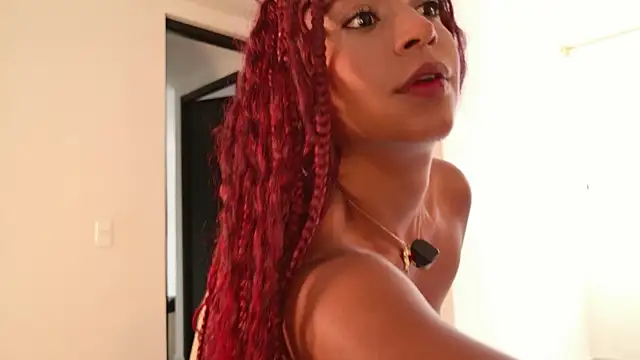 Lorena Vieira  online show from October 17, 5:48 pm