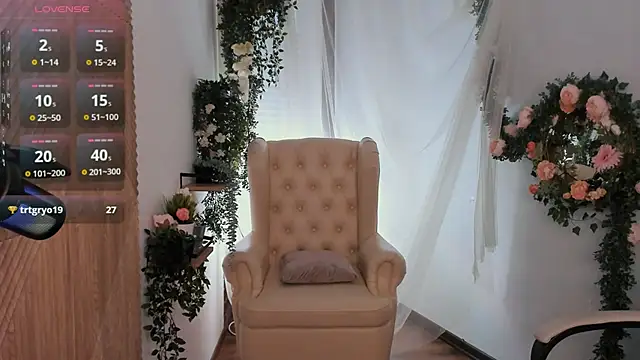 mei honey  online show from March 7, 2:01 pm