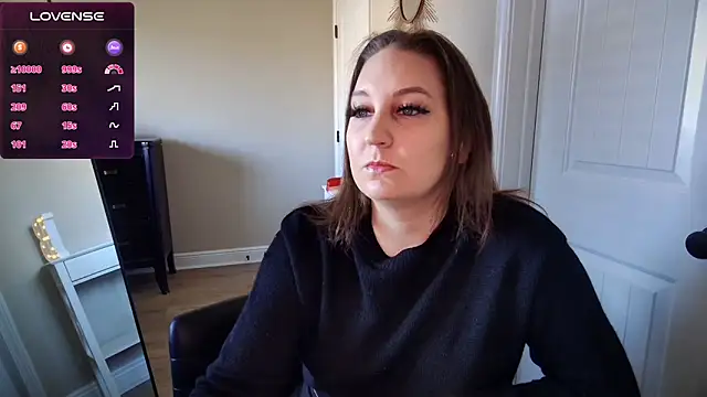 Snapshot of Brooklyn_Bee chatting on December 17, 8:54 pm Brooklyn Bee online show from December 17, 8:54 pm