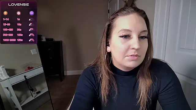 Snapshot of Brooklyn_Bee chatting on December 20, 12:41 am Brooklyn Bee online show from December 20, 12:41 am