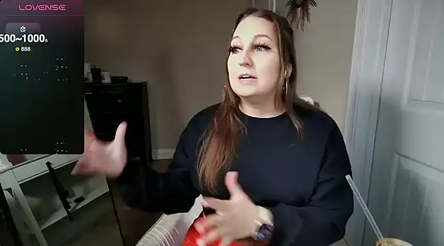 Snapshot of Brooklyn_Bee chatting on December 31, 2:29 am Brooklyn Bee online show from December 31, 2:29 am