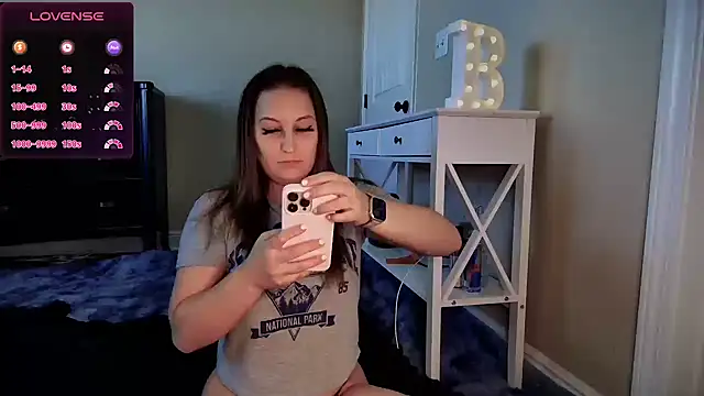 Snapshot of Brooklyn_Bee chatting on January 20, 7:04 pm Brooklyn Bee online show from January 20, 7:04 pm