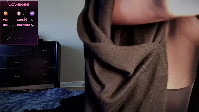 Snapshot of Brooklyn_Bee chatting on January 25, 8:10 pm Brooklyn Bee online show from January 25, 8:10 pm