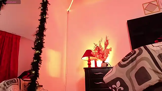 Pauilina online show from December 15, 1:35 am