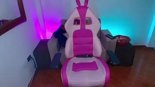 Pauilina online show from March 18, 5:10 pm