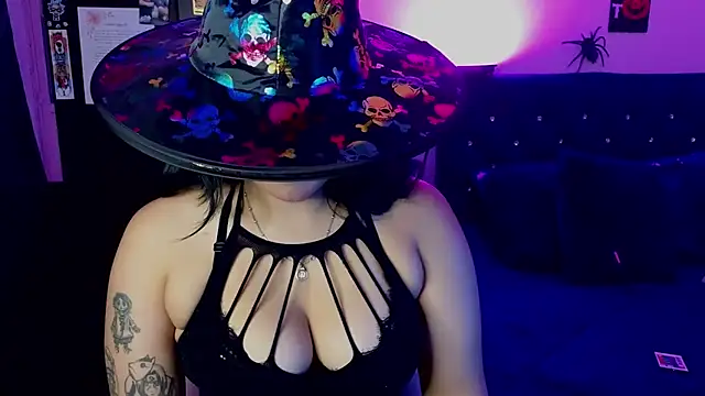 Pauilina online show from November 2, 8:55 pm