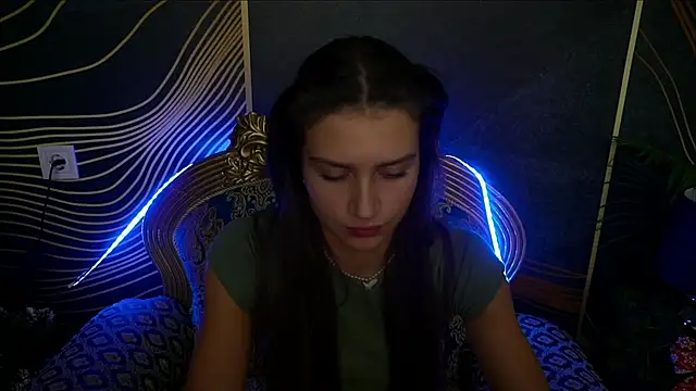 Snapshot of ValeryRoyale chatting on December 10, 5:33 pm ValeryRoyale online show from December 10, 5:33 pm