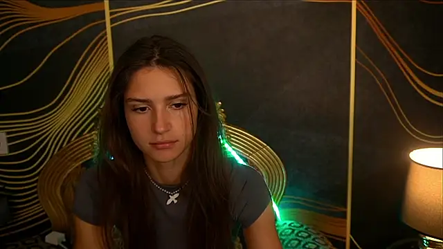 Snapshot of ValeryRoyale chatting on March 8, 8:55 am ValeryRoyale online show from March 8, 8:55 am