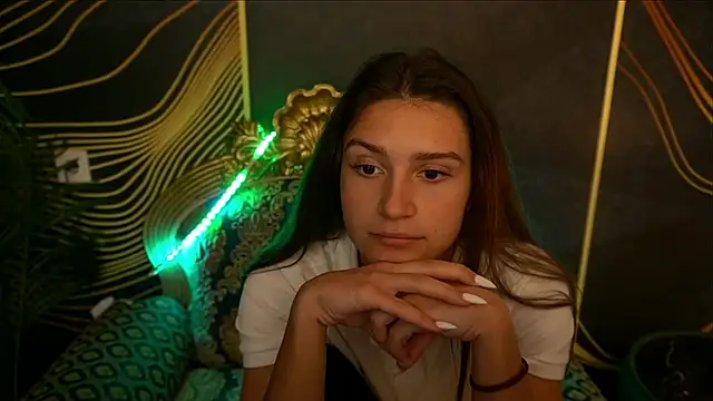 ValeryRoyale online show from March 12, 1:51 pm