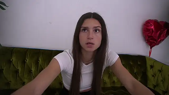 Snapshot of ValeryRoyale chatting on March 14, 8:21 am ValeryRoyale online show from March 14, 8:21 am