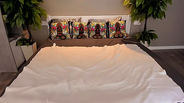 Snapshot of ValeryRoyale chatting on October 12, 6:12 am ValeryRoyale online show from October 12, 6:12 am