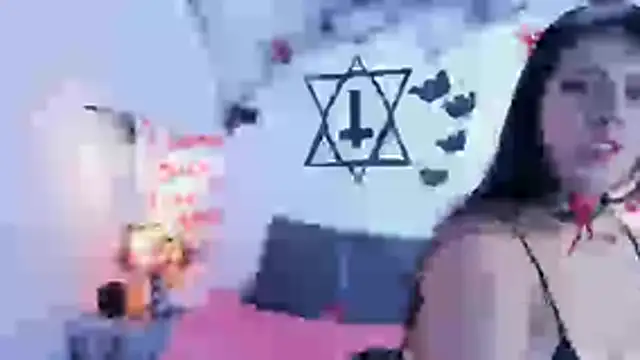 LunaSmitt online show from October 29, 4:53 pm