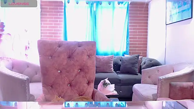 Snapshot of devi_black13_ chatting on February 19, 5:53 pm devi black13 online show from February 19, 5:53 pm