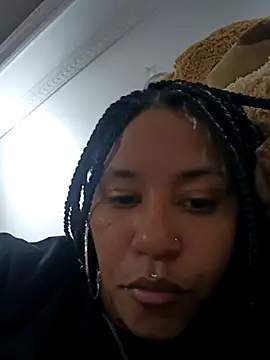 Snapshot of devi_black13_ chatting on March 11, 2:06 am devi black13 online show from March 11, 2:06 am