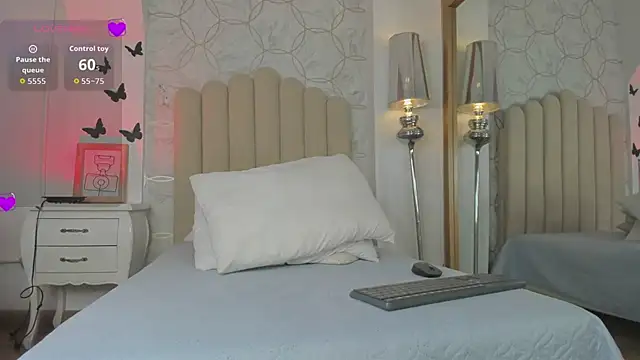 Foxy200   online show from March 26, 8:14 pm