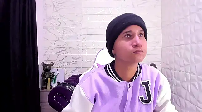 Snapshot of Im_Milan_Rs chatting on February 10, 3:13 am Im Milan Rs online show from February 10, 3:13 am