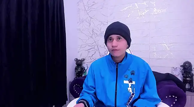 Snapshot of Im_Milan_Rs chatting on February 11, 6:51 am Im Milan Rs online show from February 11, 6:51 am